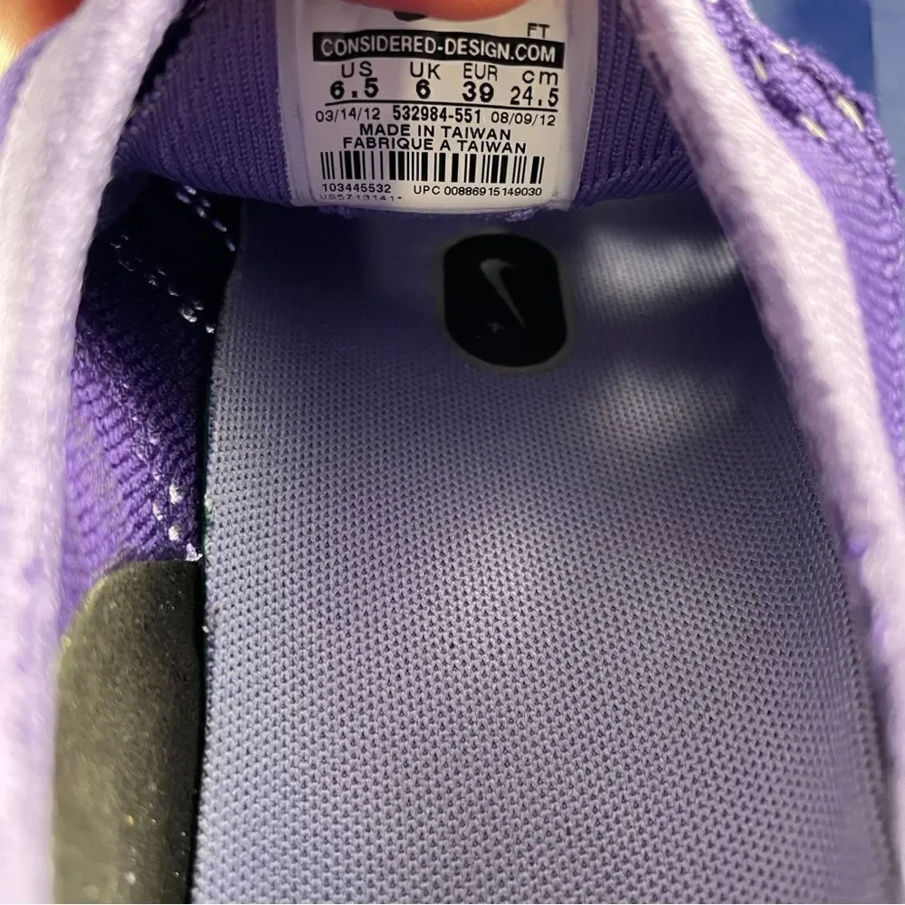 NEW Nike Flyknit trainer purple mauve light purple mens 6.5 womens 8 US